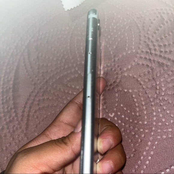 Used iPhone 6 32GB - Picture 5 of 10